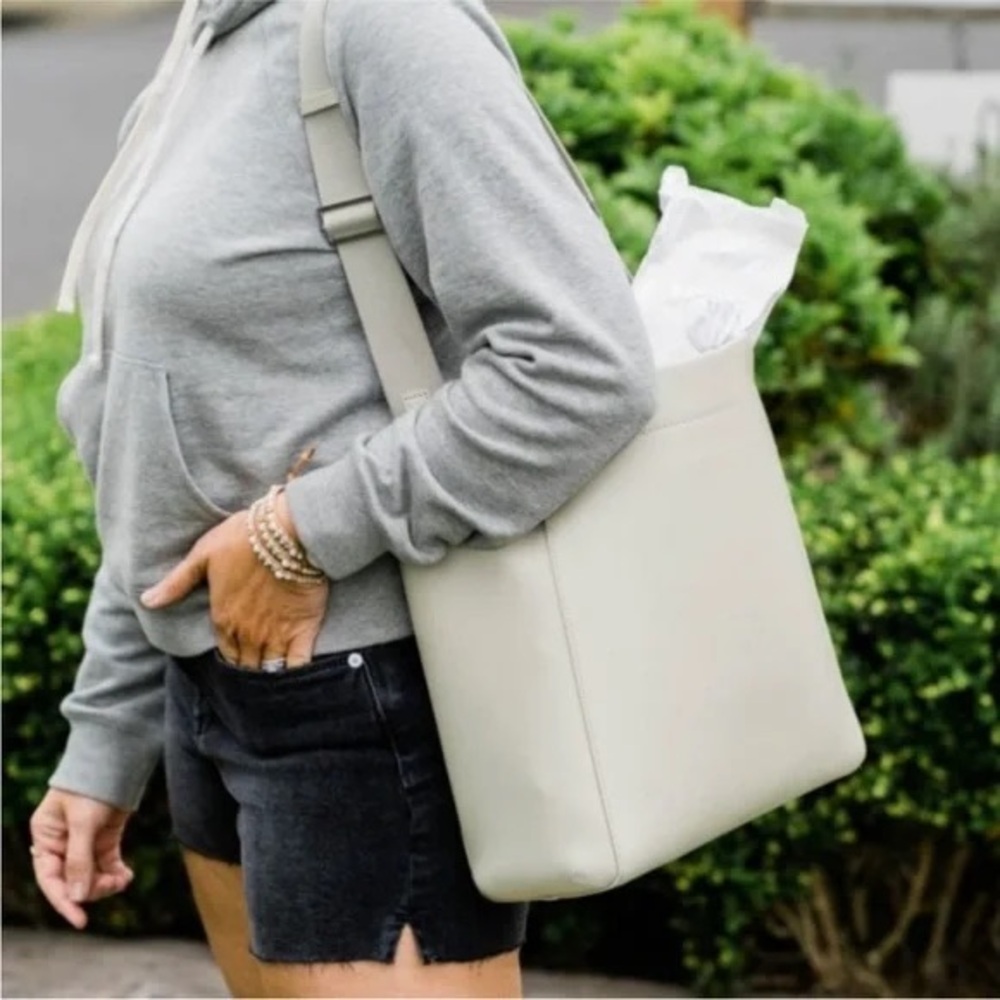 Everlane White Bone Leather The Form Bag
